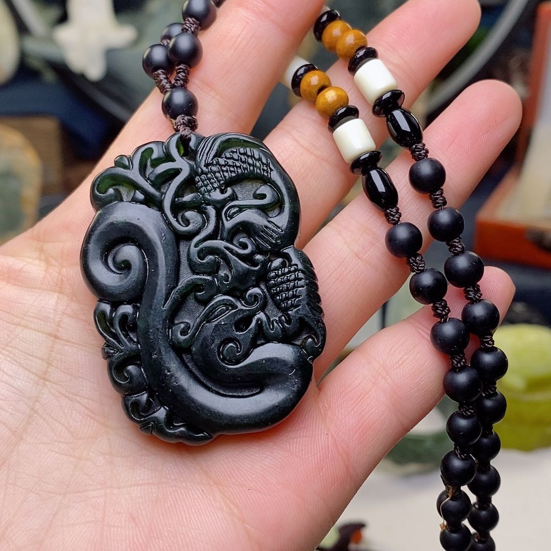 岫玉颈饰合金岫玉吊坠