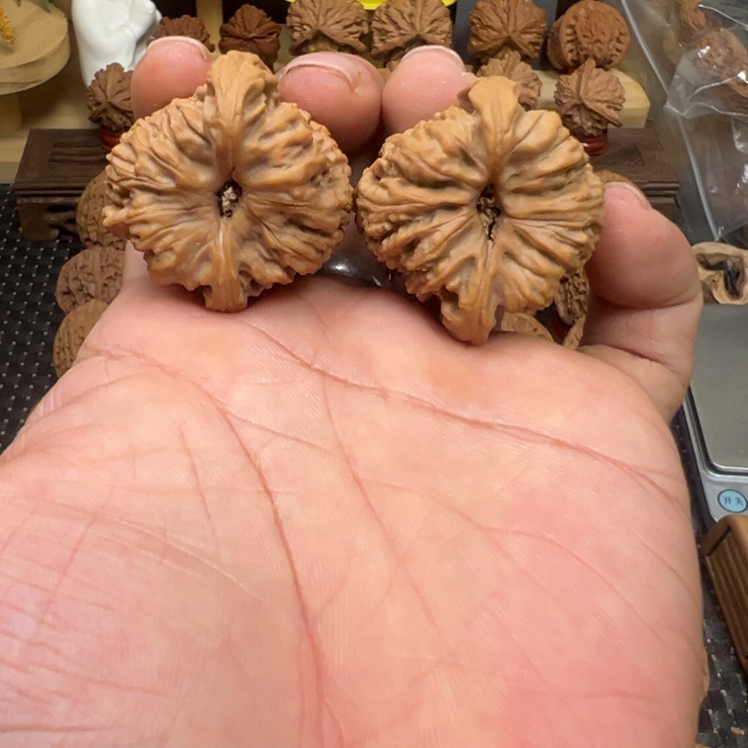 把件文玩核桃嗲*宁全品天残脚南疆石39精对