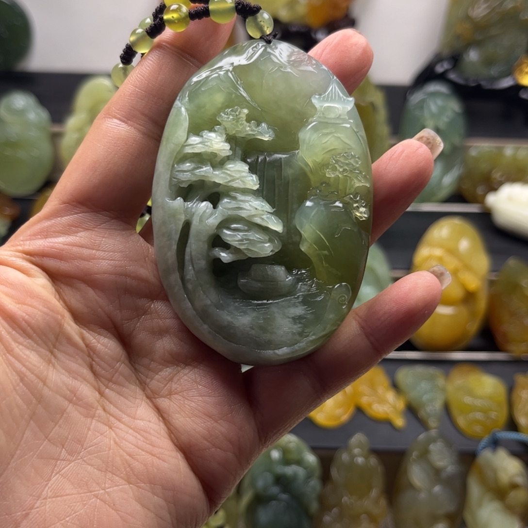 蛇纹石玉未镶嵌颈饰