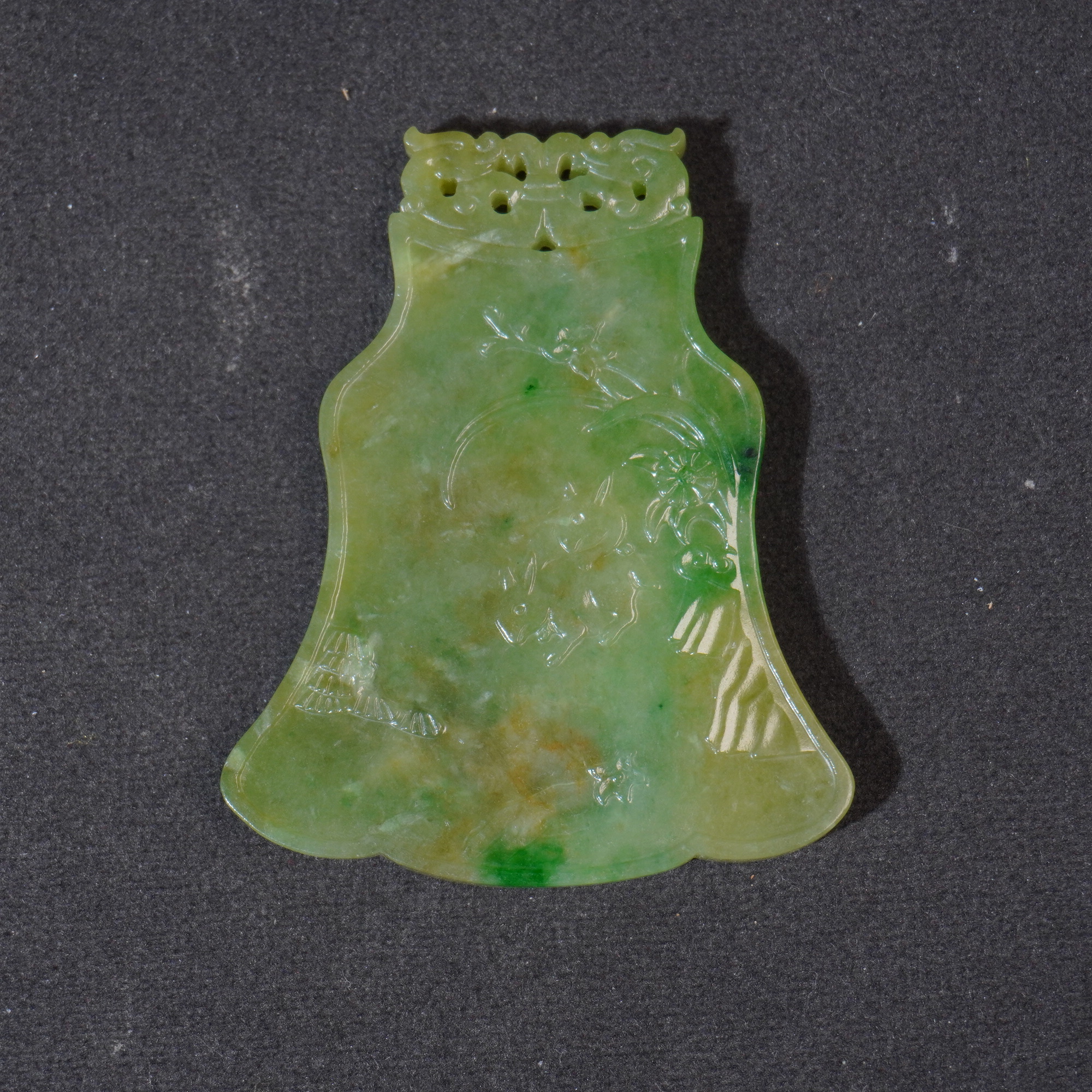 5NP28 清 翡翠斧形吊坠