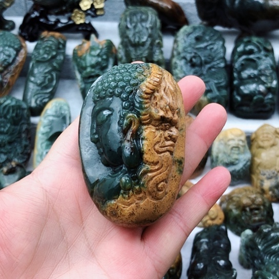 岫岩河磨玉（透闪石质玉）把件未镶嵌也*