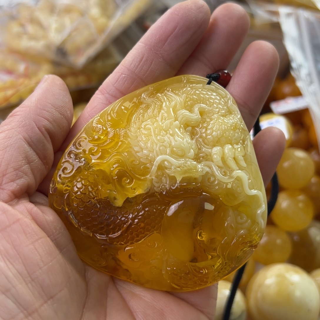 琥珀珠宝奇石未镶嵌