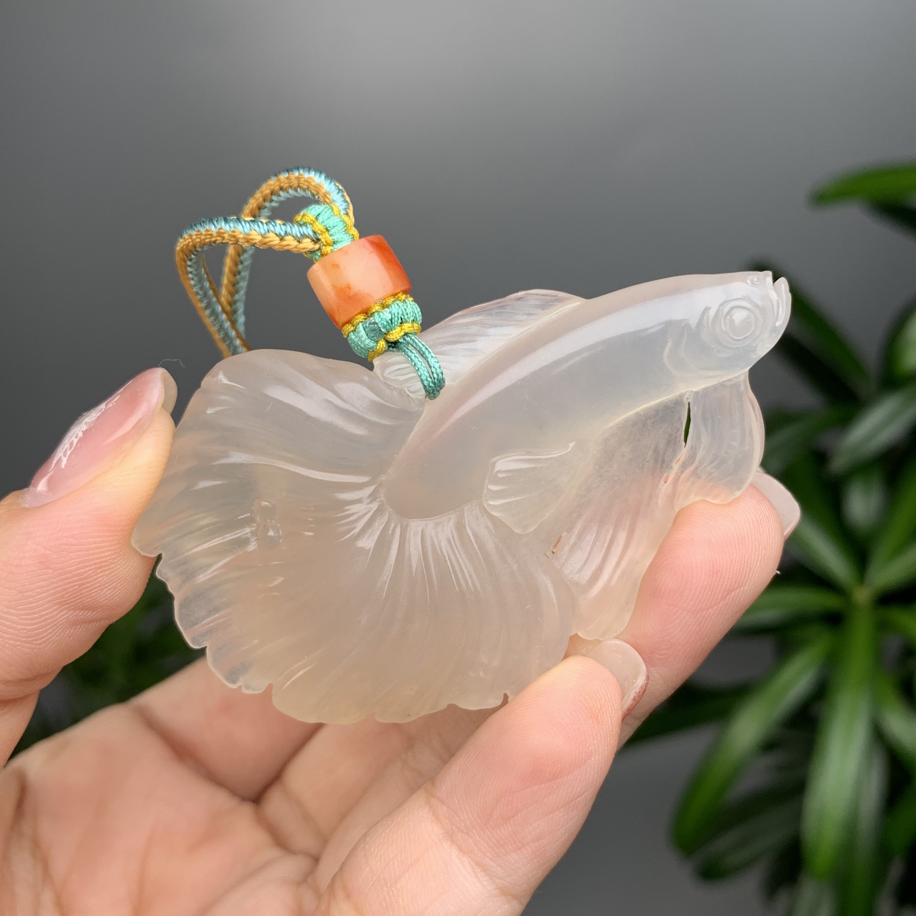 高品质寿山荔枝洞石·霓裳灵韵挂件（汪明辉作）