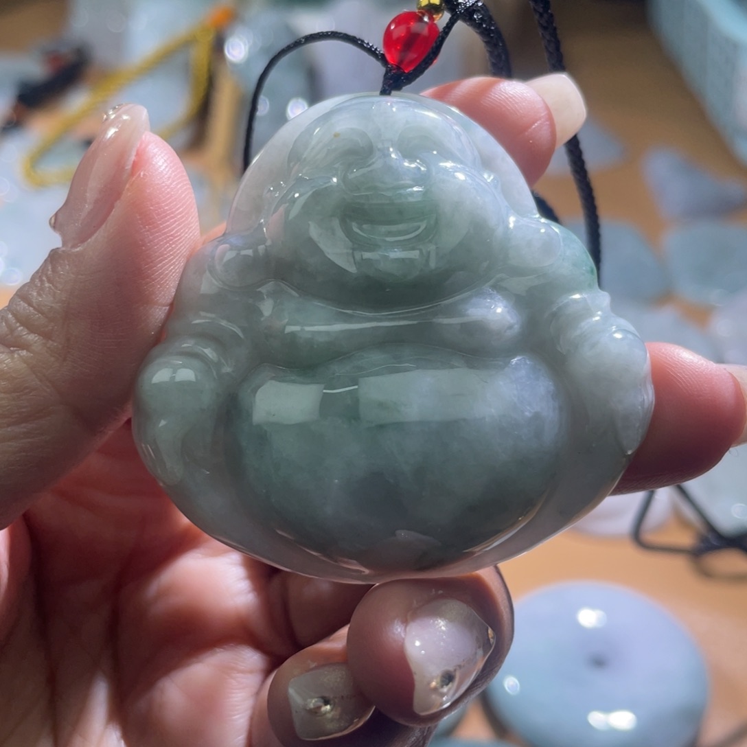 翡翠未镶嵌颈饰佛公