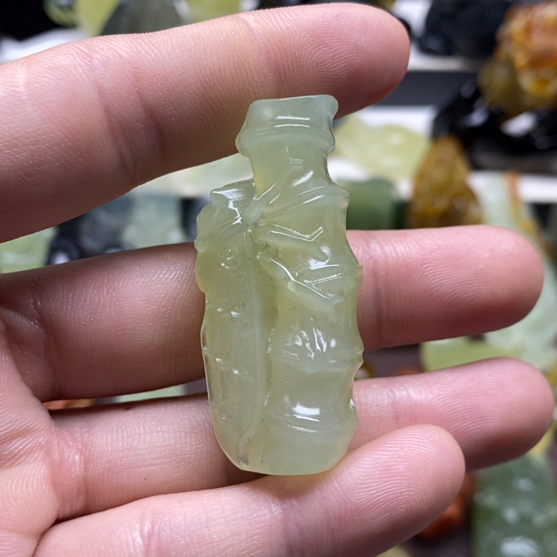 岫玉未镶嵌竹子蝉吊坠