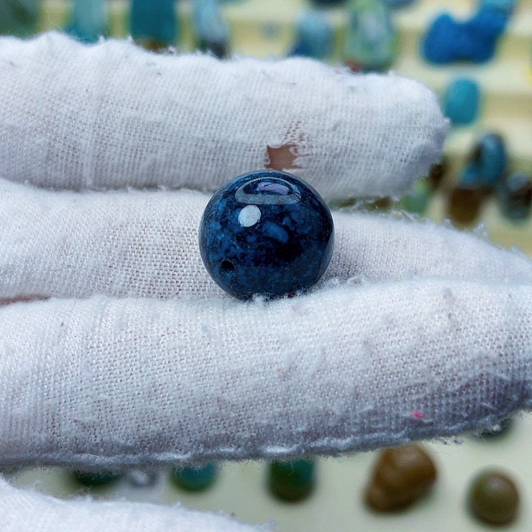 绿松石颈饰未镶嵌