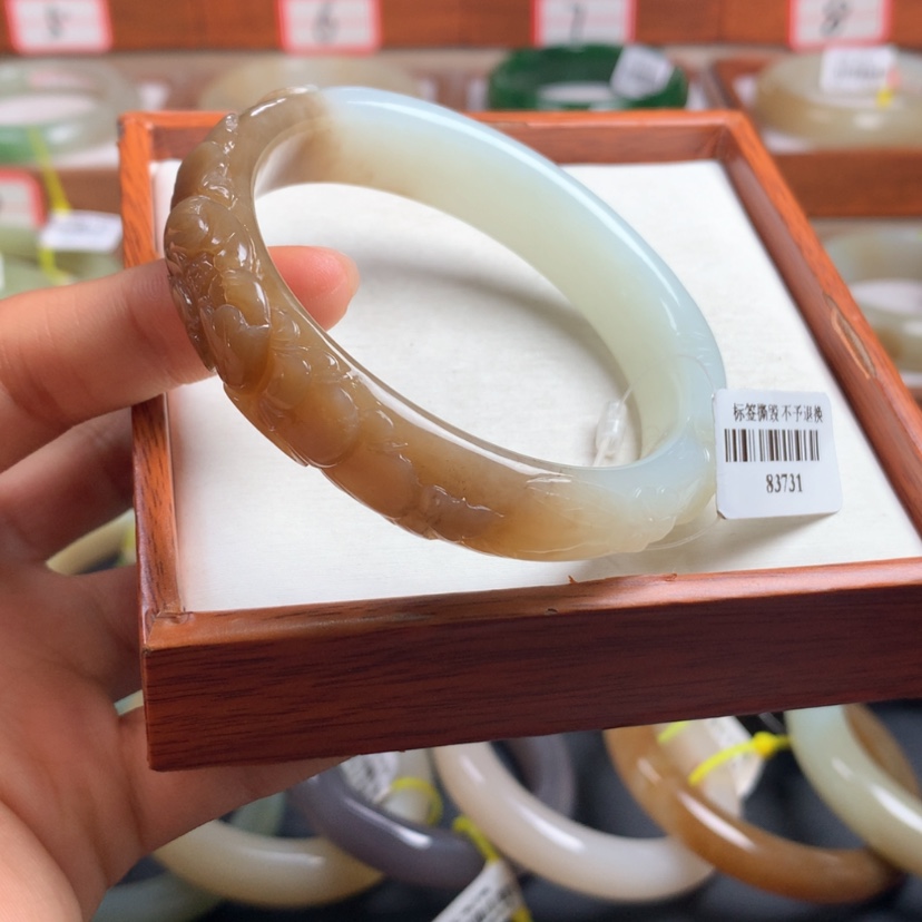 【闪购商品】和田玉手镯未镶嵌5556