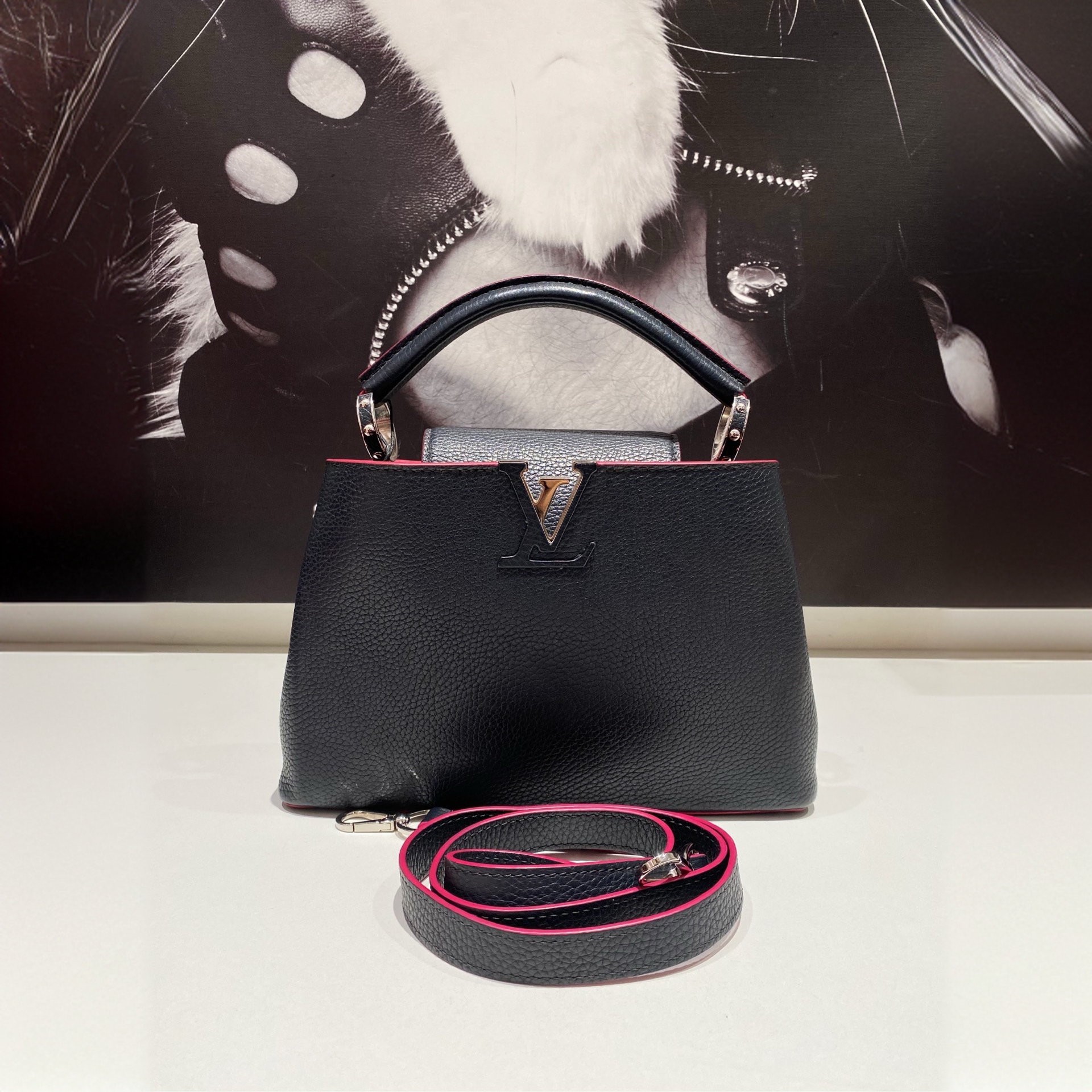 99新 LV lv Capucines bb单肩手提包 7700