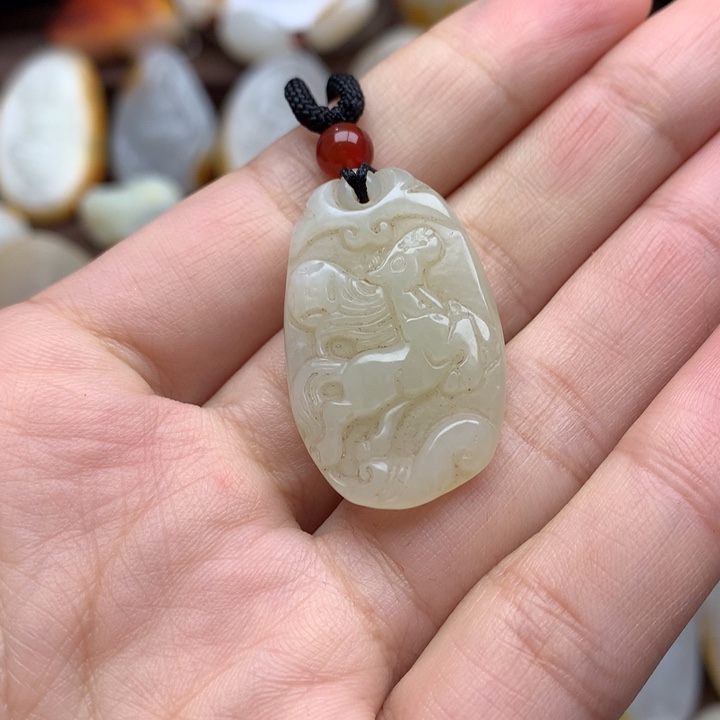 和田玉未镶嵌颈饰