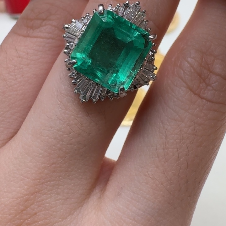 祖母绿戒指未镶嵌