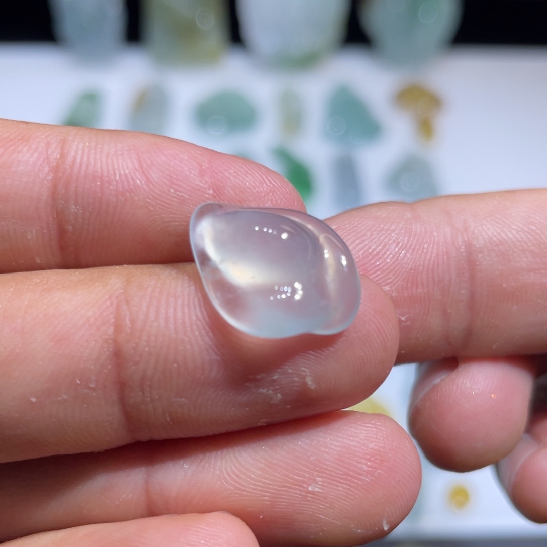 颈饰未镶嵌翡翠随形