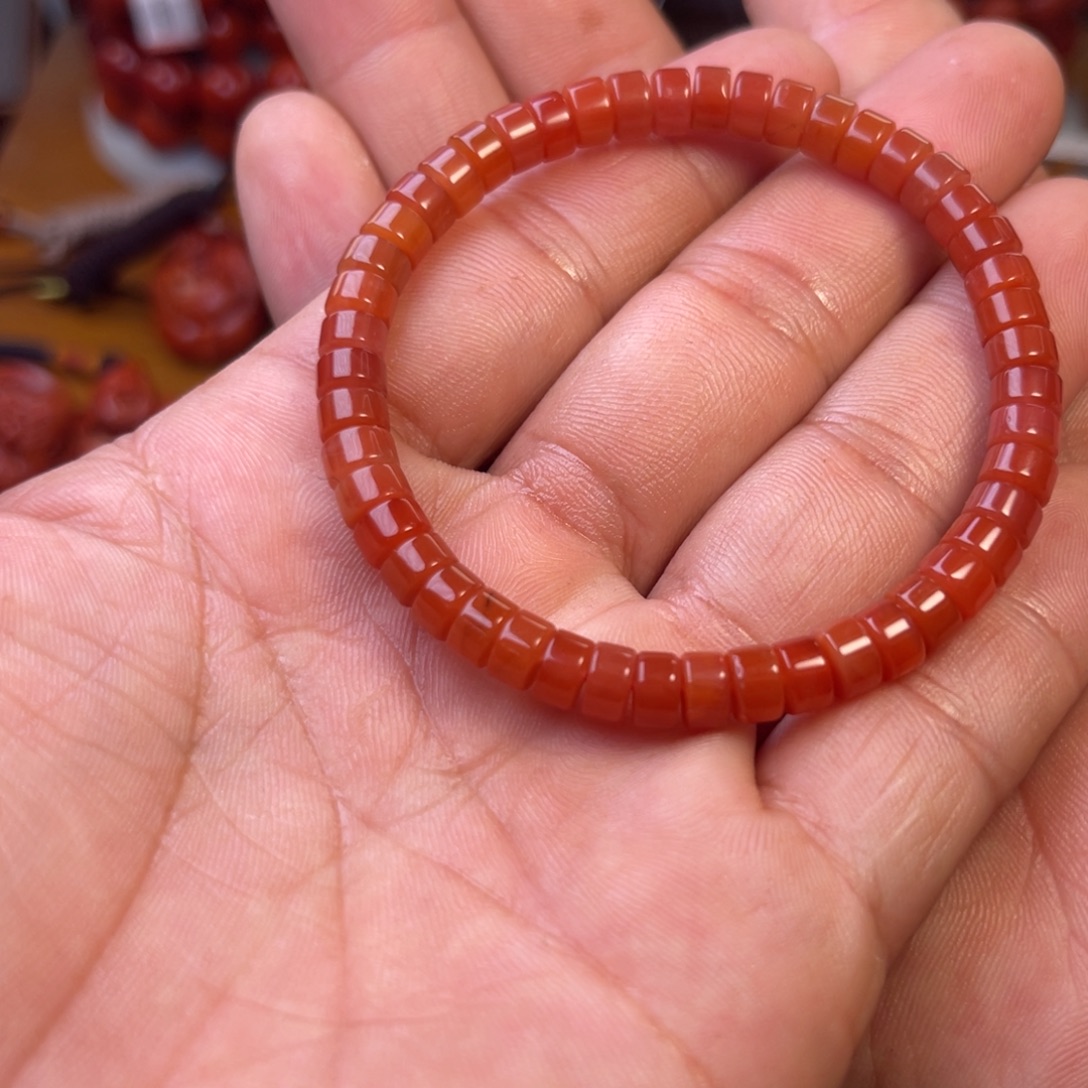 开***心南红玛瑙未镶嵌川料精工配饰