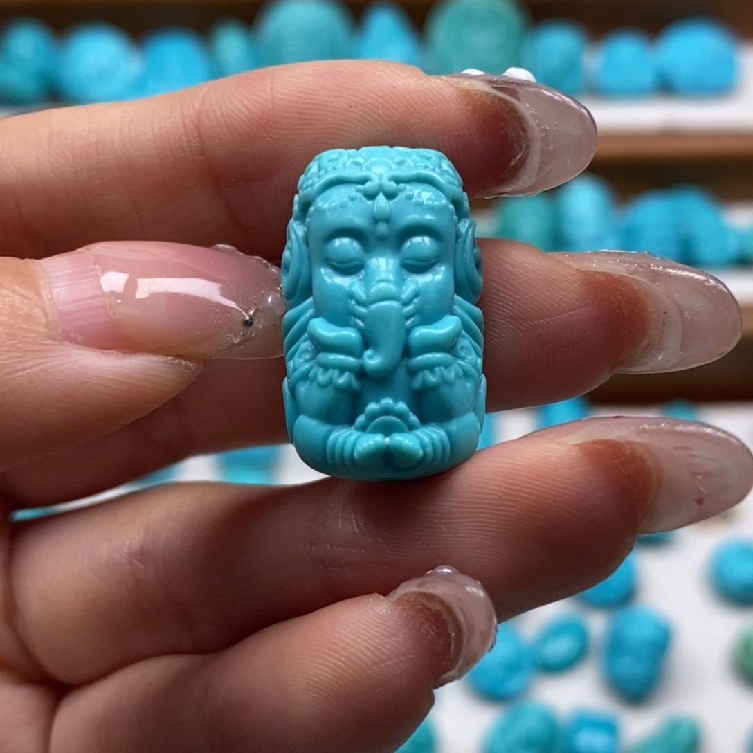 绿松石颈饰未镶嵌