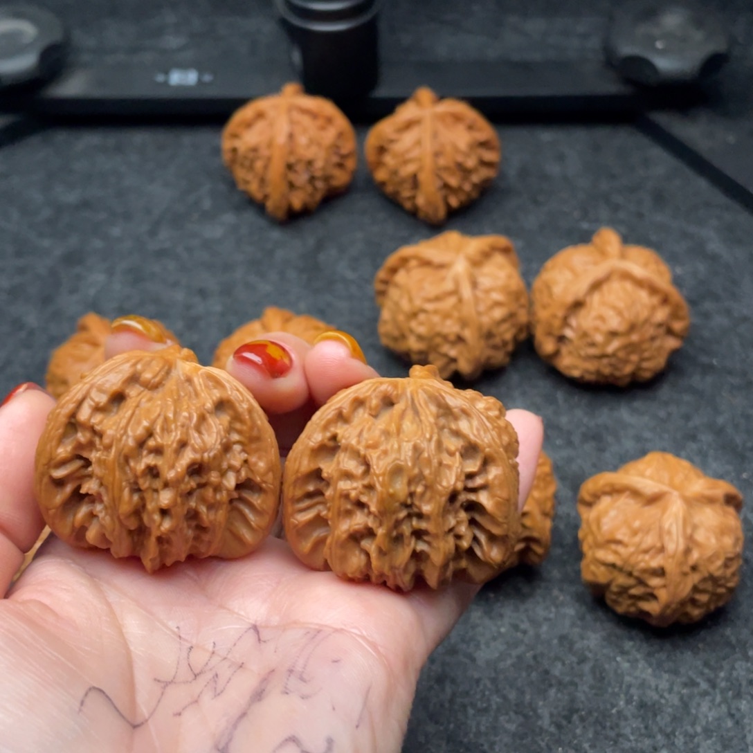 J***e文玩核桃吊坠狮子头