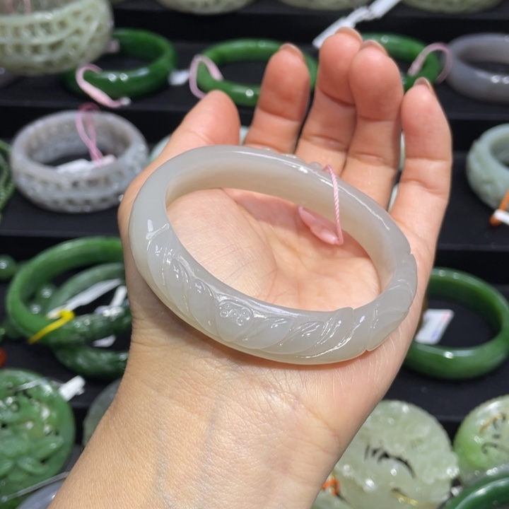 和田玉手镯56圈口 编号91贵妃镯未镶嵌