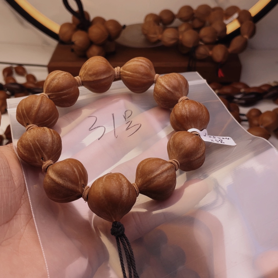 靳***卫橄榄核手串/手链22.5*24尺寸老树铁核蒜头核31号