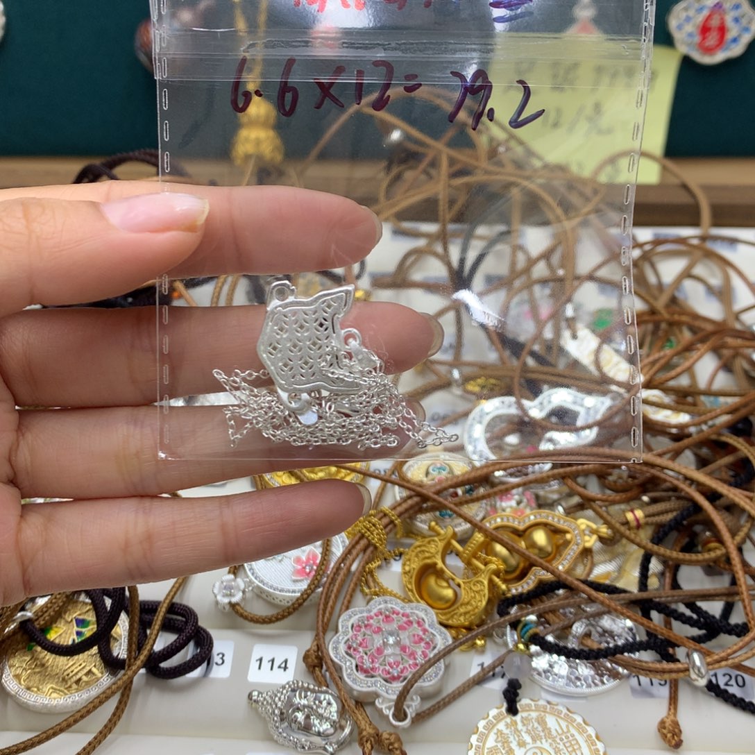 足银狐狸的面具足银