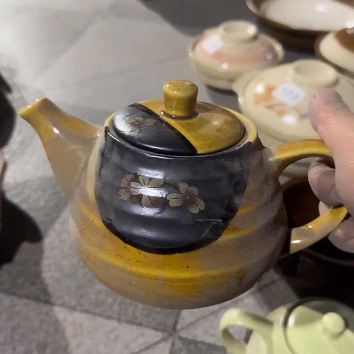 瓷片陶瓷盘子碗啥都有