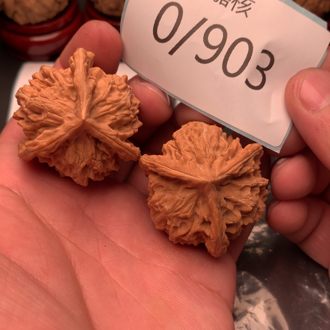 文玩核桃把件盘山三棱38