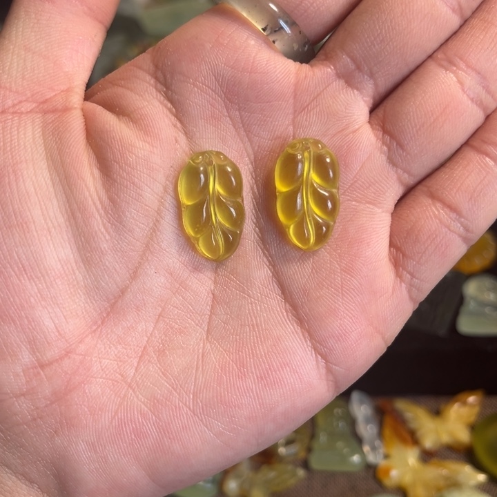 合金蛇纹石玉颈饰