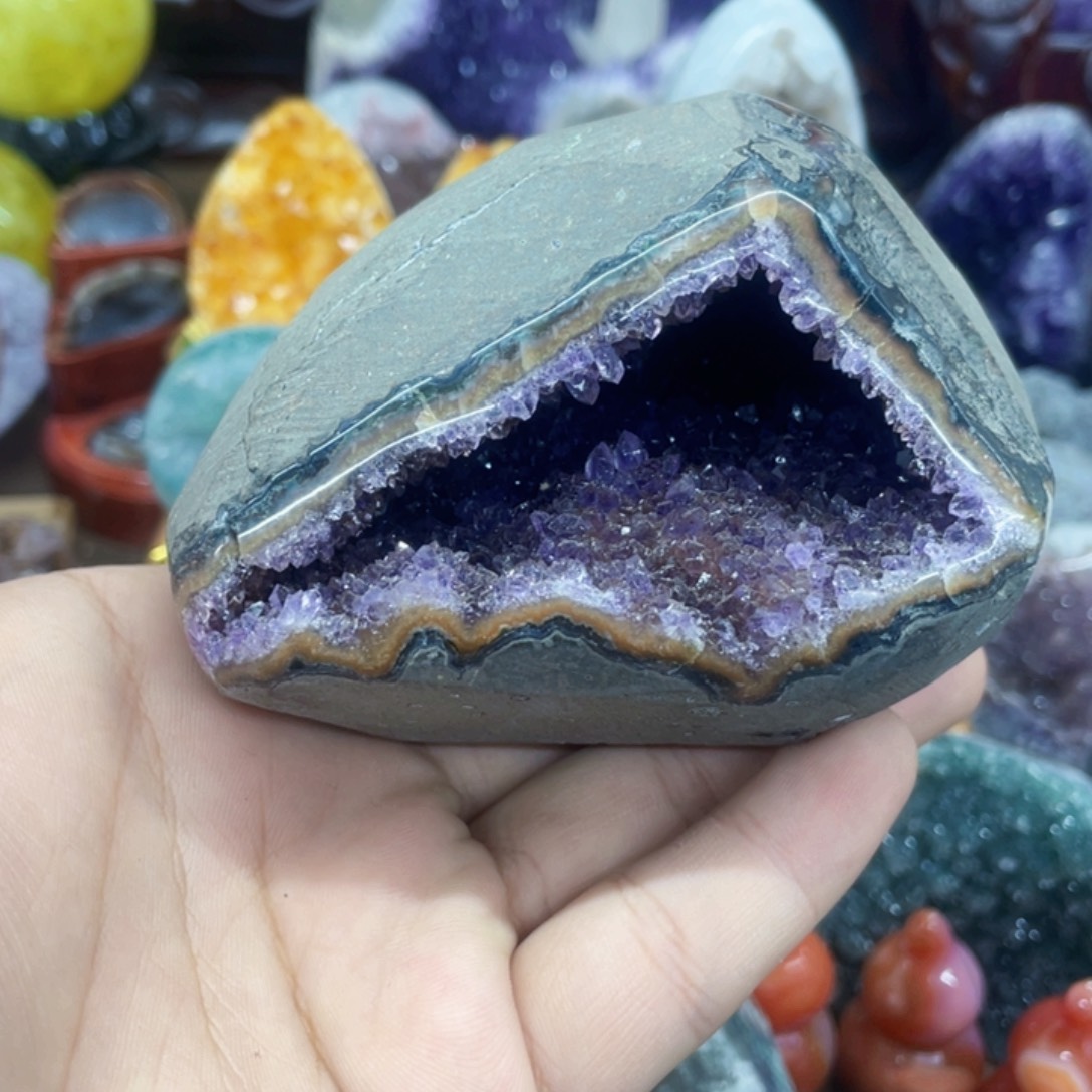 紫晶未镶嵌大型摆件（非配饰）