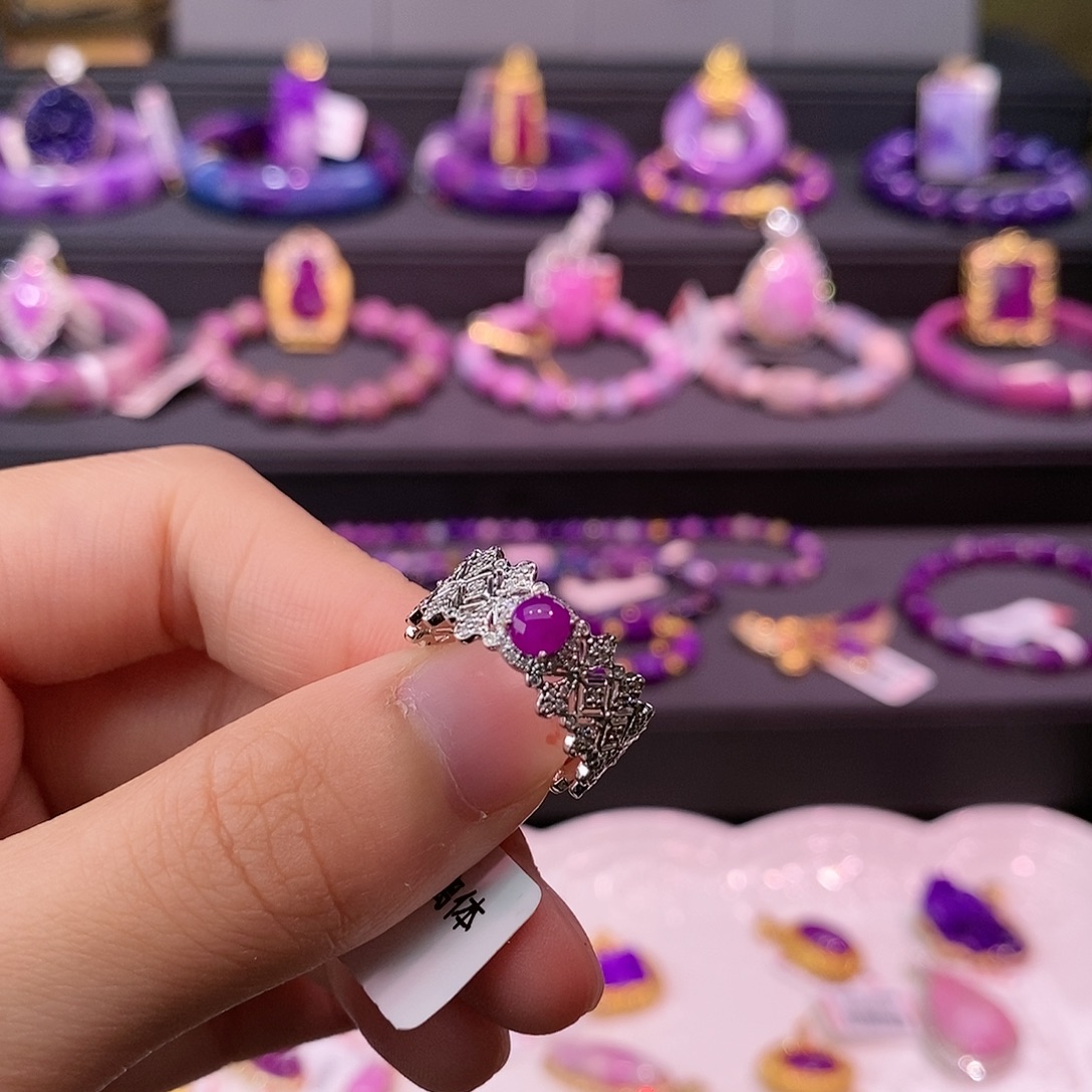 苏纪石（舒俱来）18K金镶嵌戒指