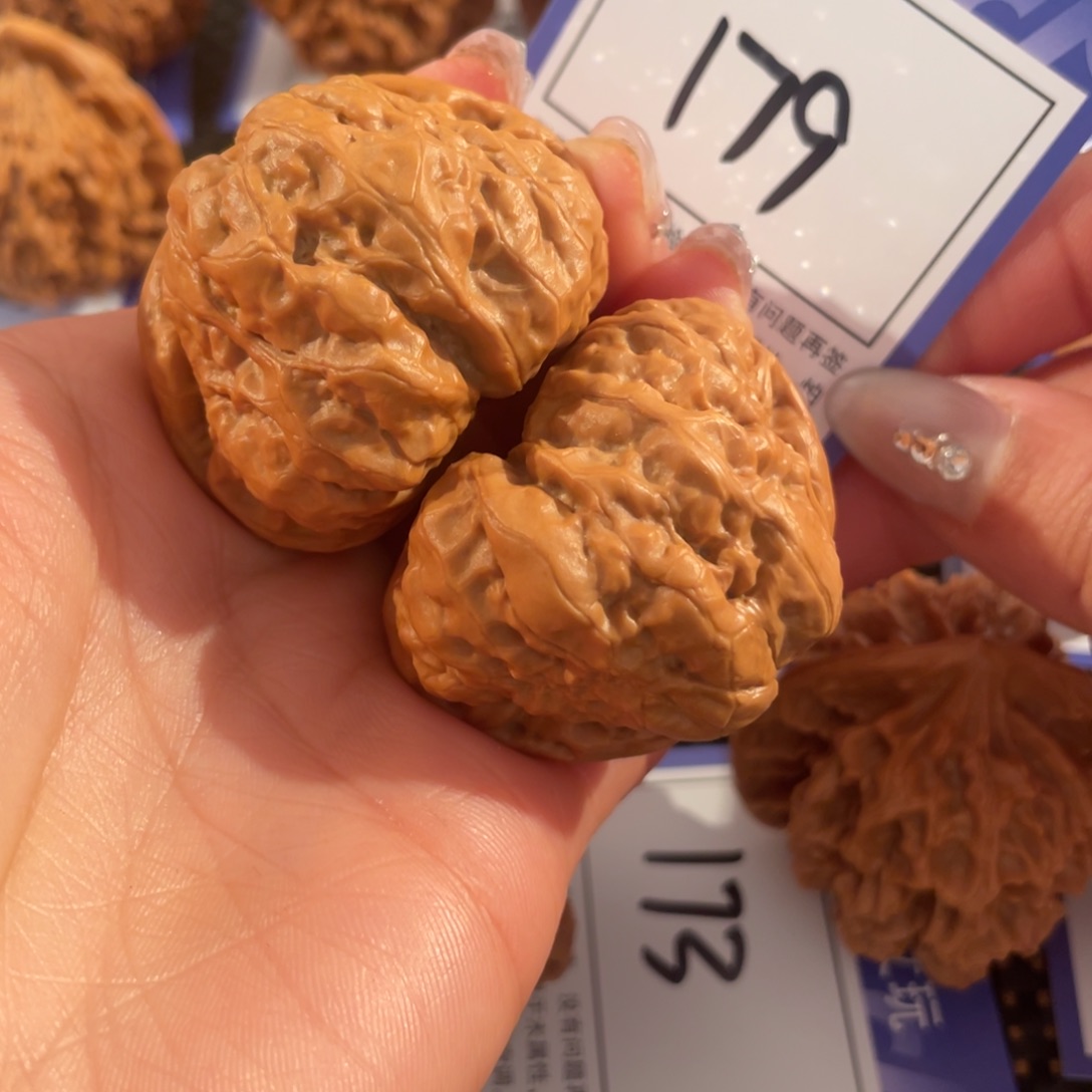 文玩核桃把件179号4.5蛤蟆头肚4.6