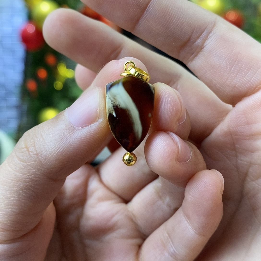 蜜蜡裸石18K金镶嵌蜜蜡盾牌