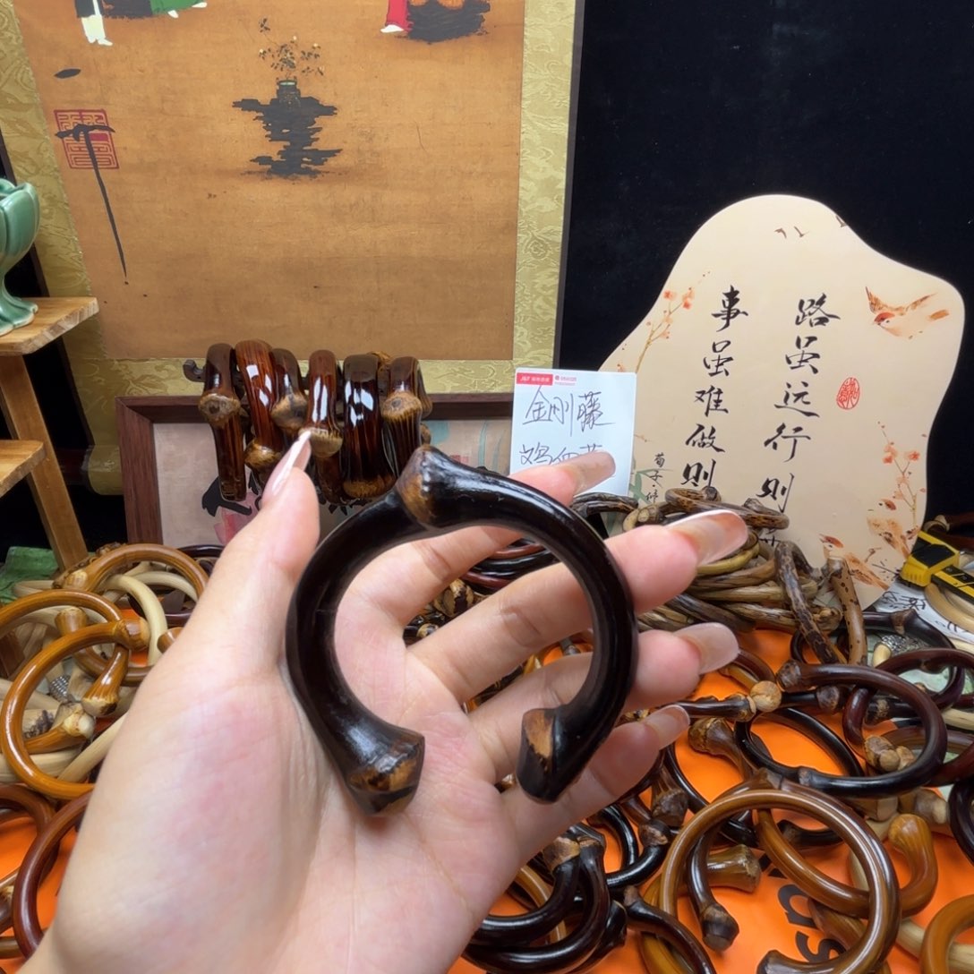小***凰木质非金属藤镯子