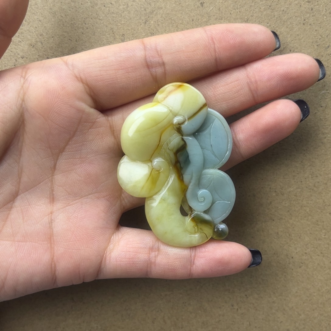 蛇纹石玉颈饰未镶嵌?****?