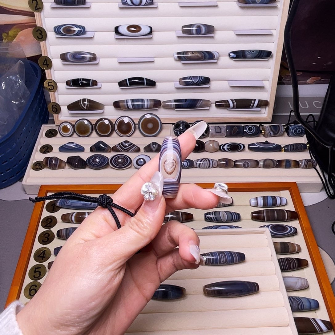 常***笑玛瑙/玉髓未镶嵌颈饰