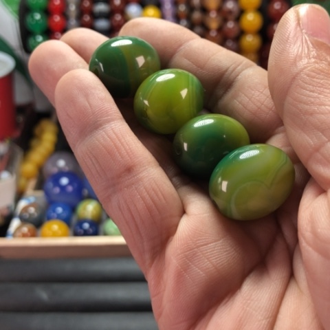 未镶嵌颈饰玛瑙/玉髓黄**3