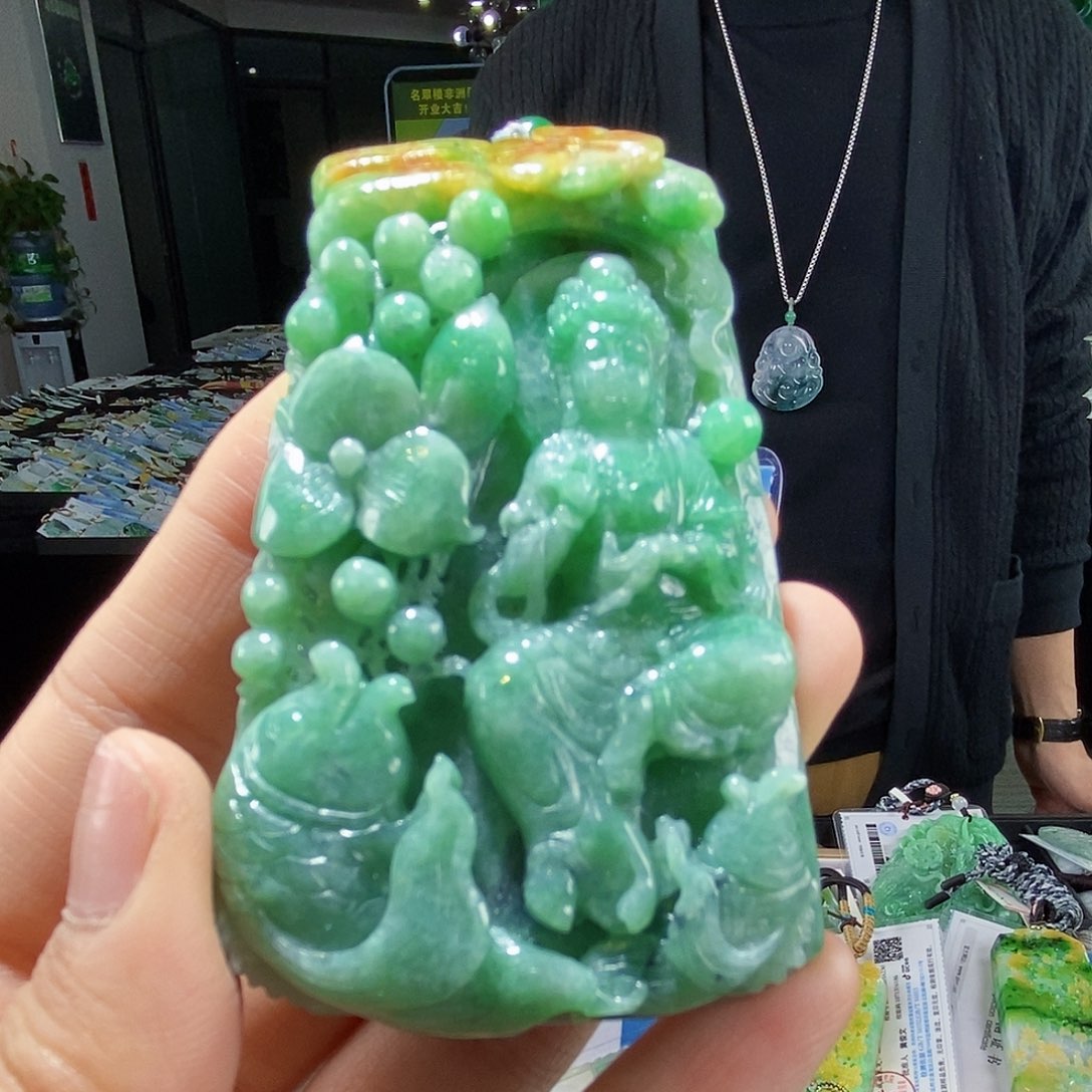 颈饰未镶嵌翡翠翡翠