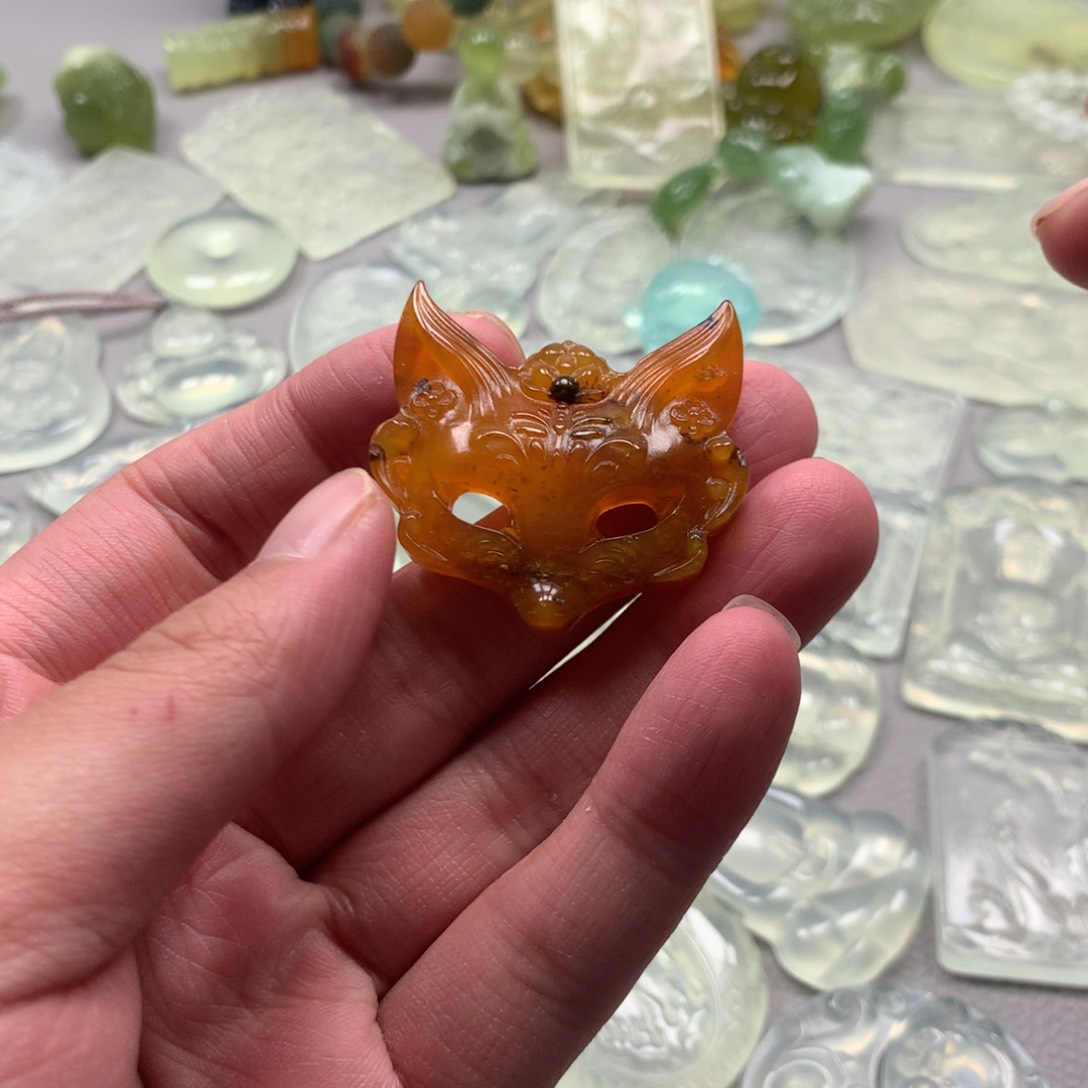 蛇纹石玉颈饰未镶嵌