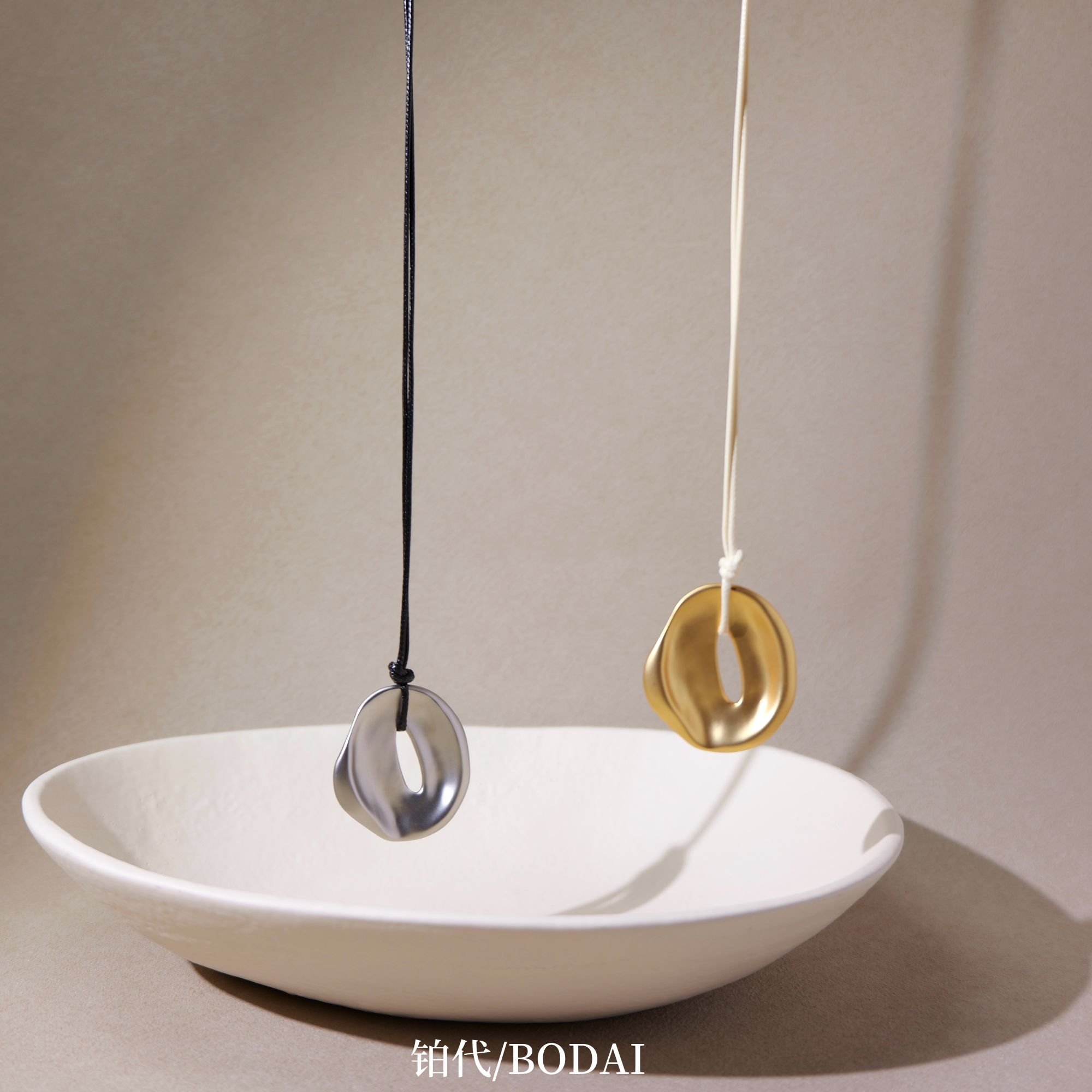 非金属布艺项链 铂代DU家定制【格拉尔】时髦精B入轻奢吊坠长项链