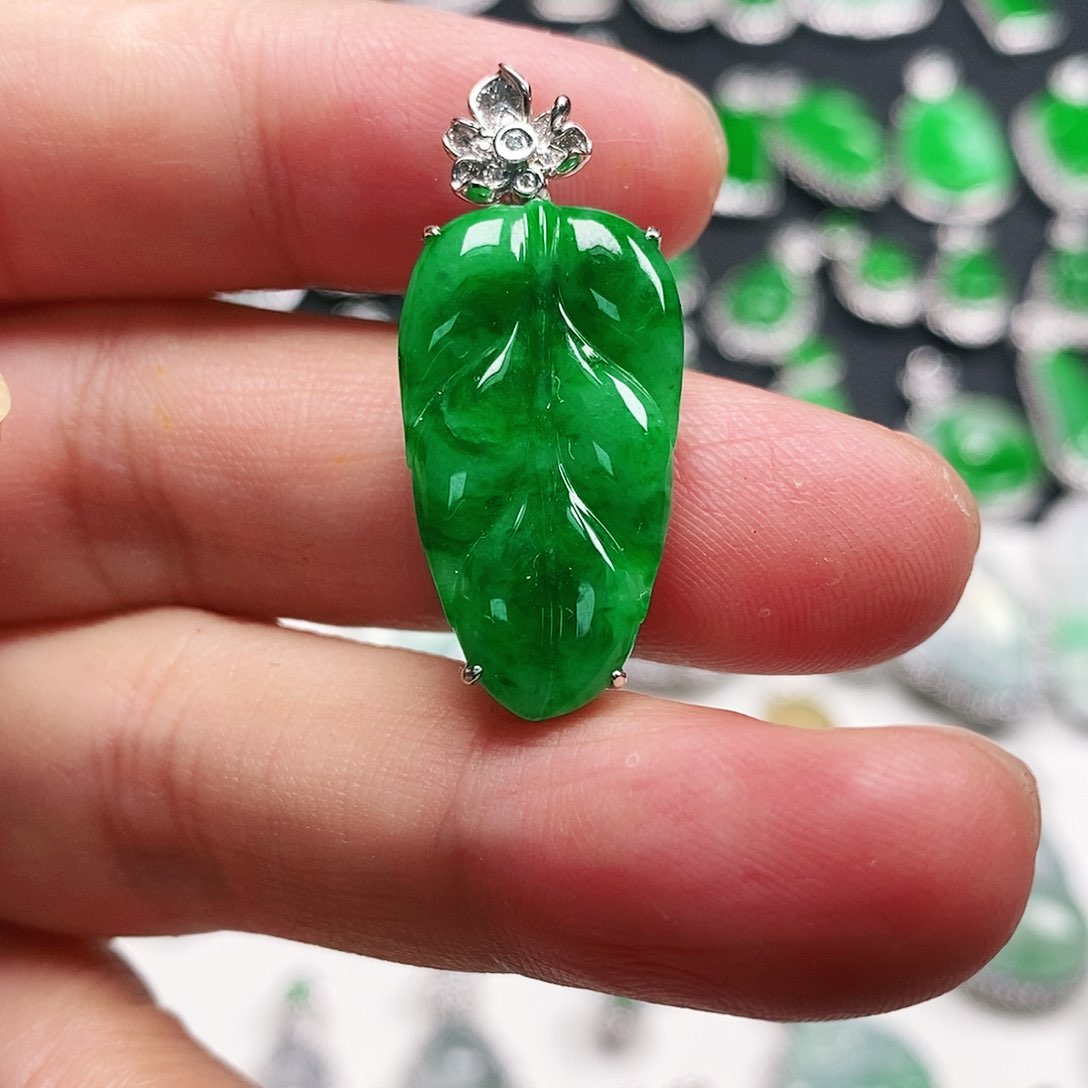翡翠颈饰18K金镶嵌天然缅甸翡翠A货
