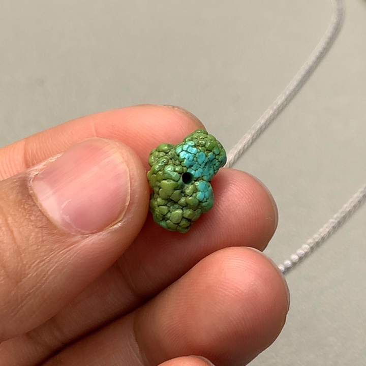 绿松石未镶嵌颈饰