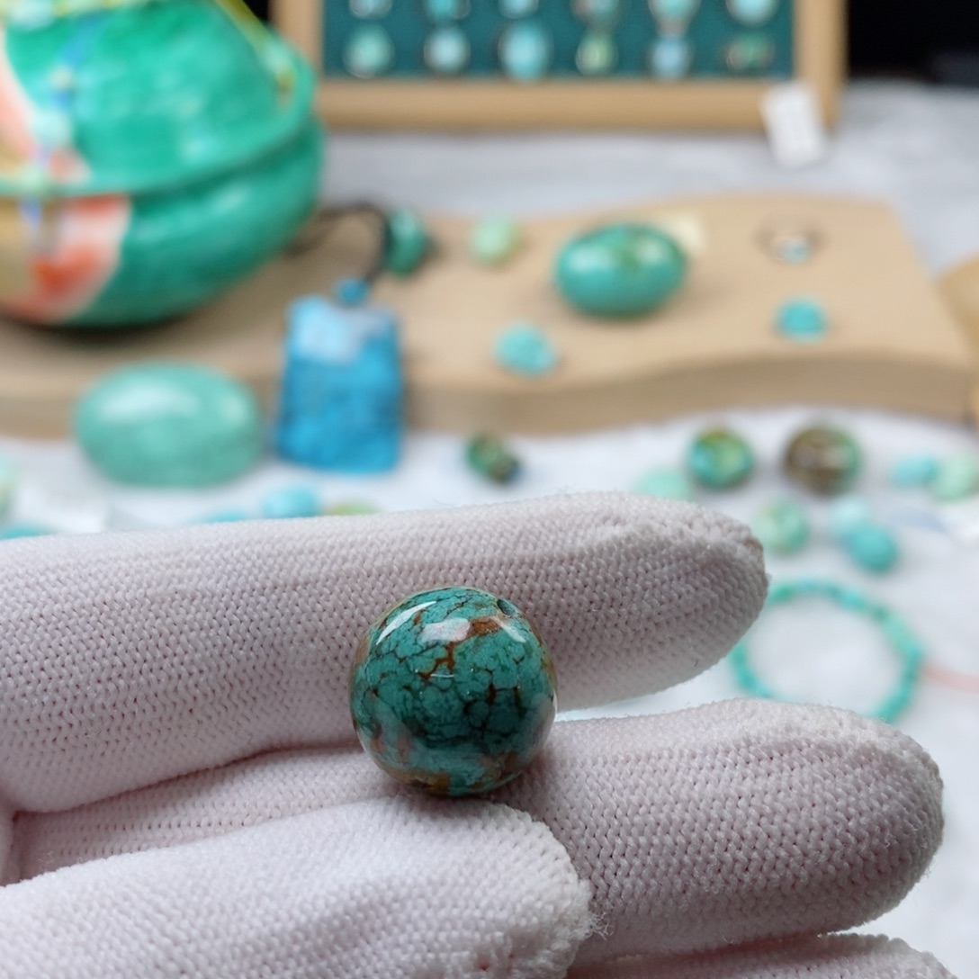 绿松石颈饰未镶嵌