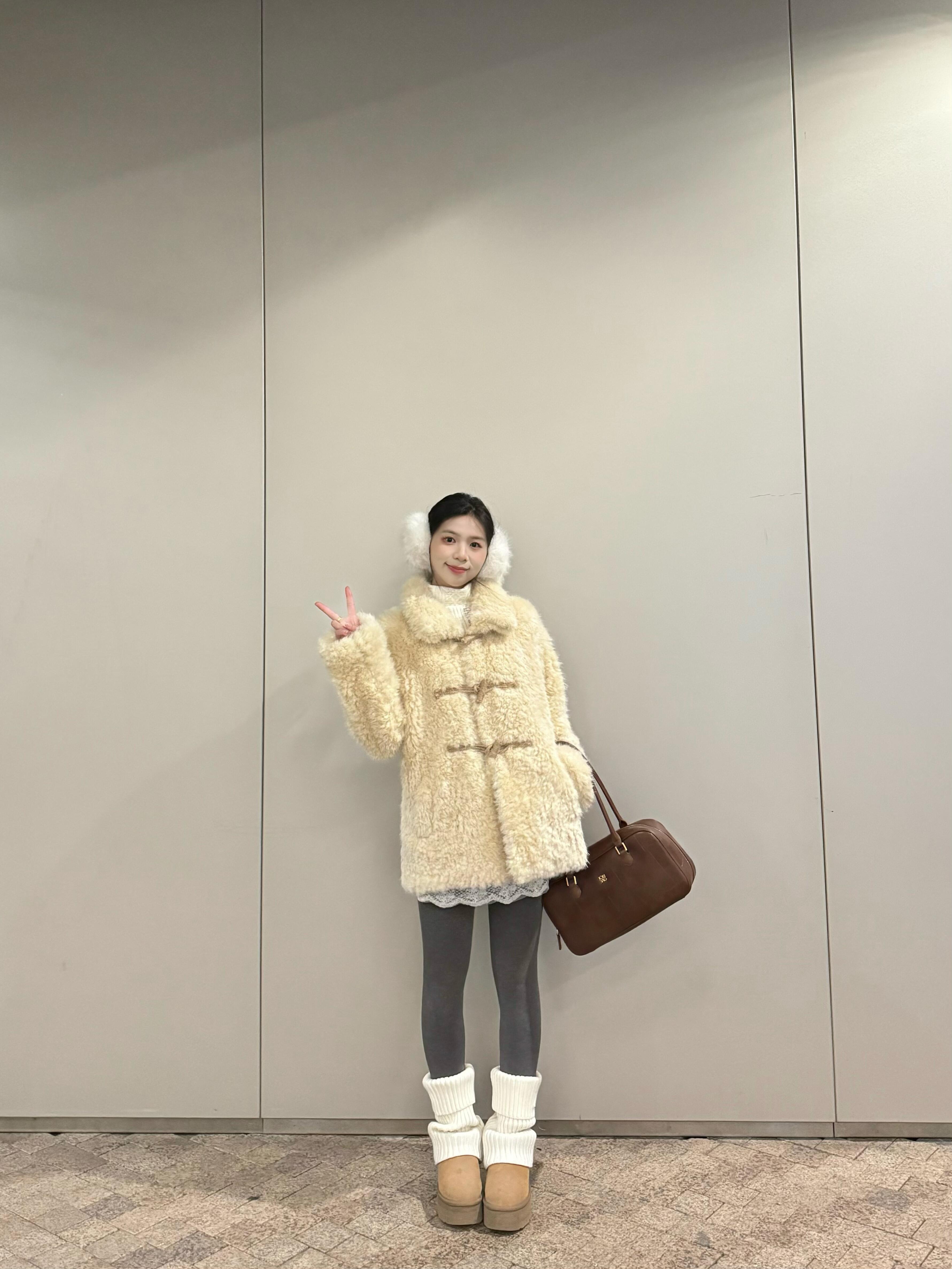人造皮草 伯克利黄昏 冬季新品杏色保暖翻领环保皮草毛毛外套女