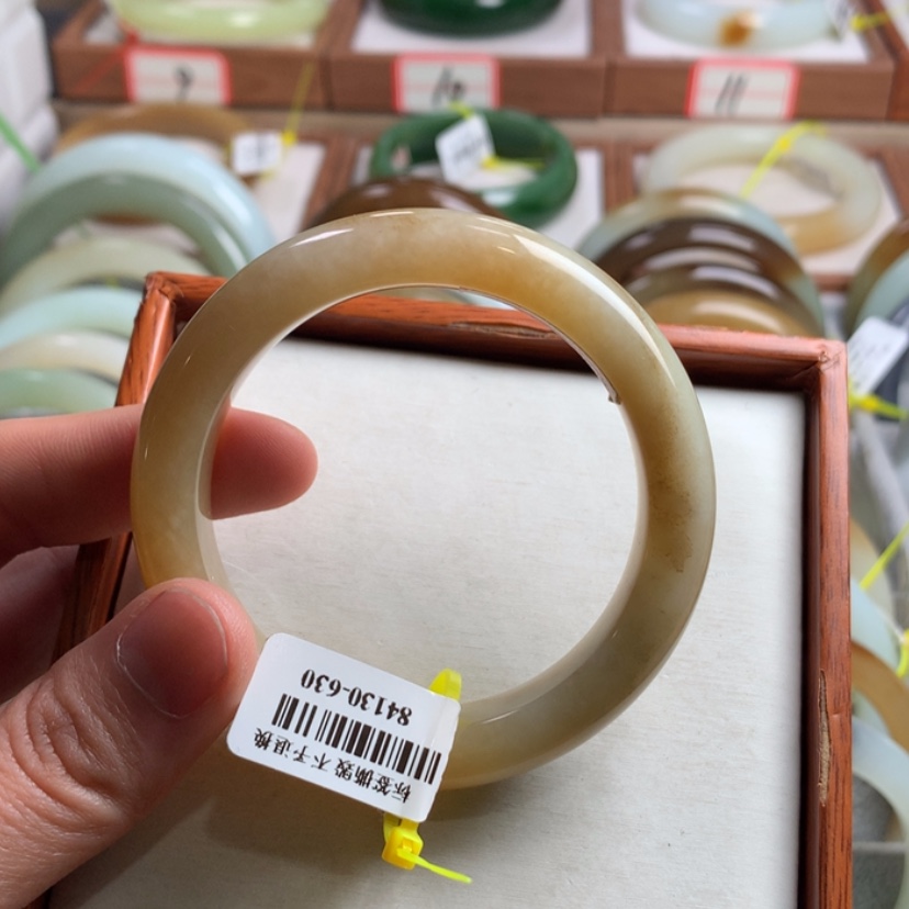 【闪购商品】和田玉手镯未镶嵌53