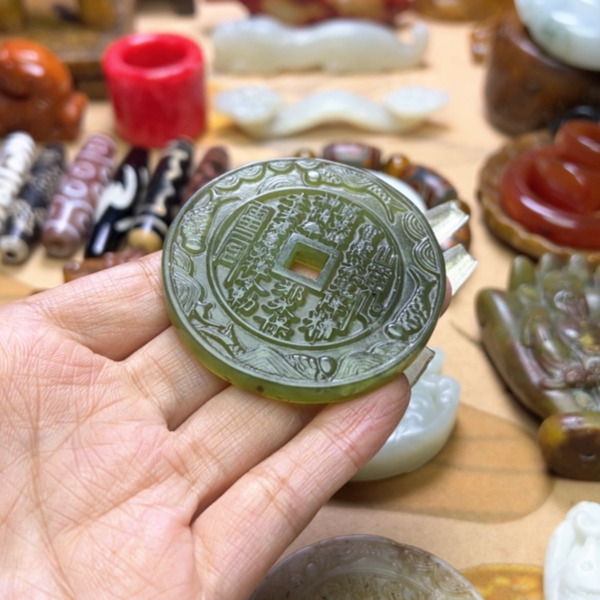 【闪购商品】蛇纹石玉颈饰未镶嵌