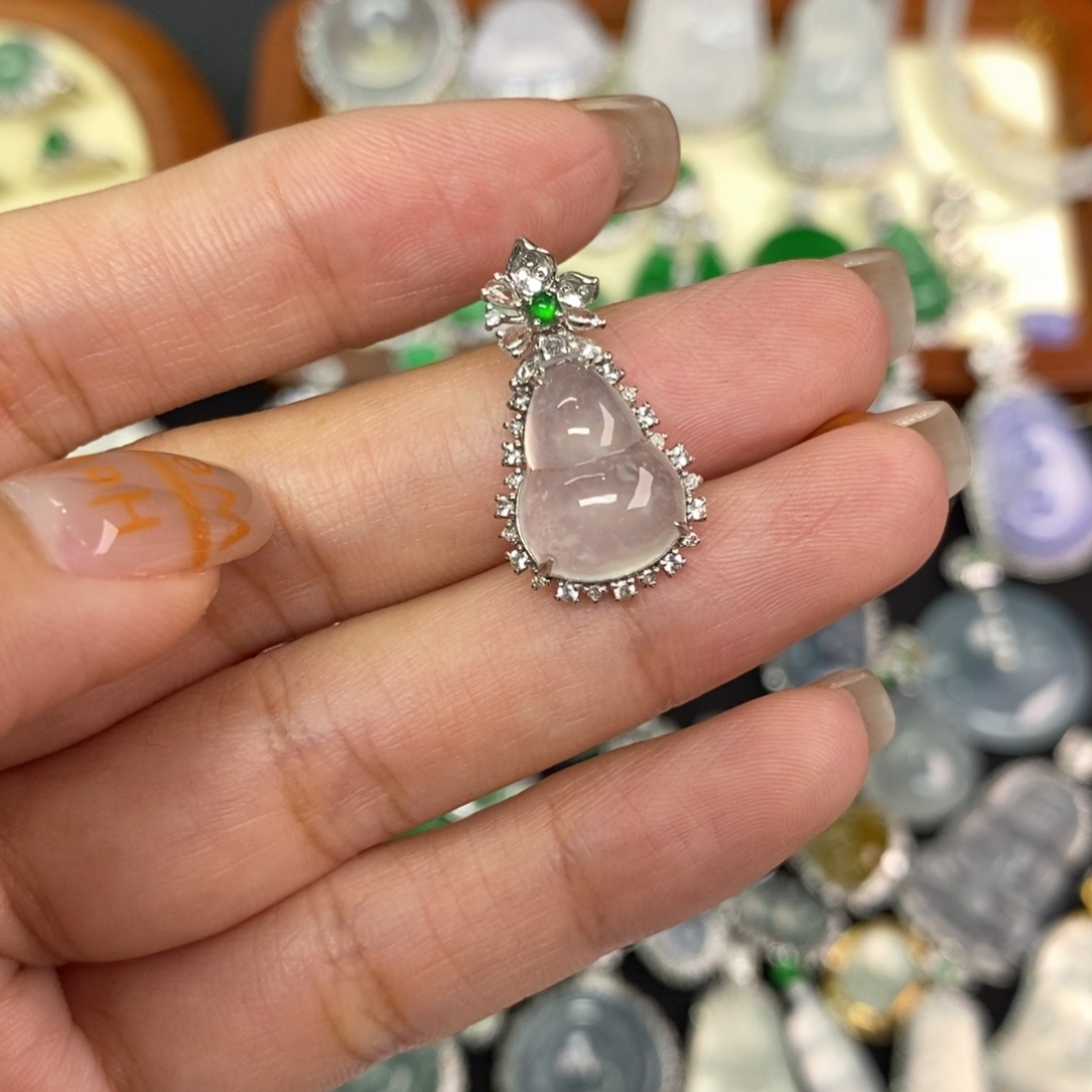 翡翠18K金镶嵌颈饰A货翡翠