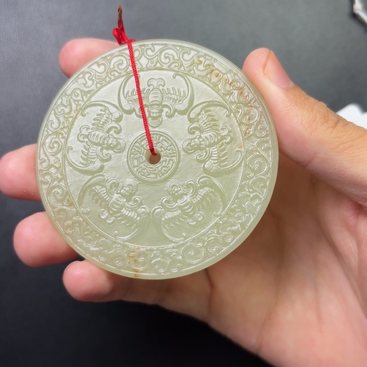 顺***成和田玉未镶嵌颈饰