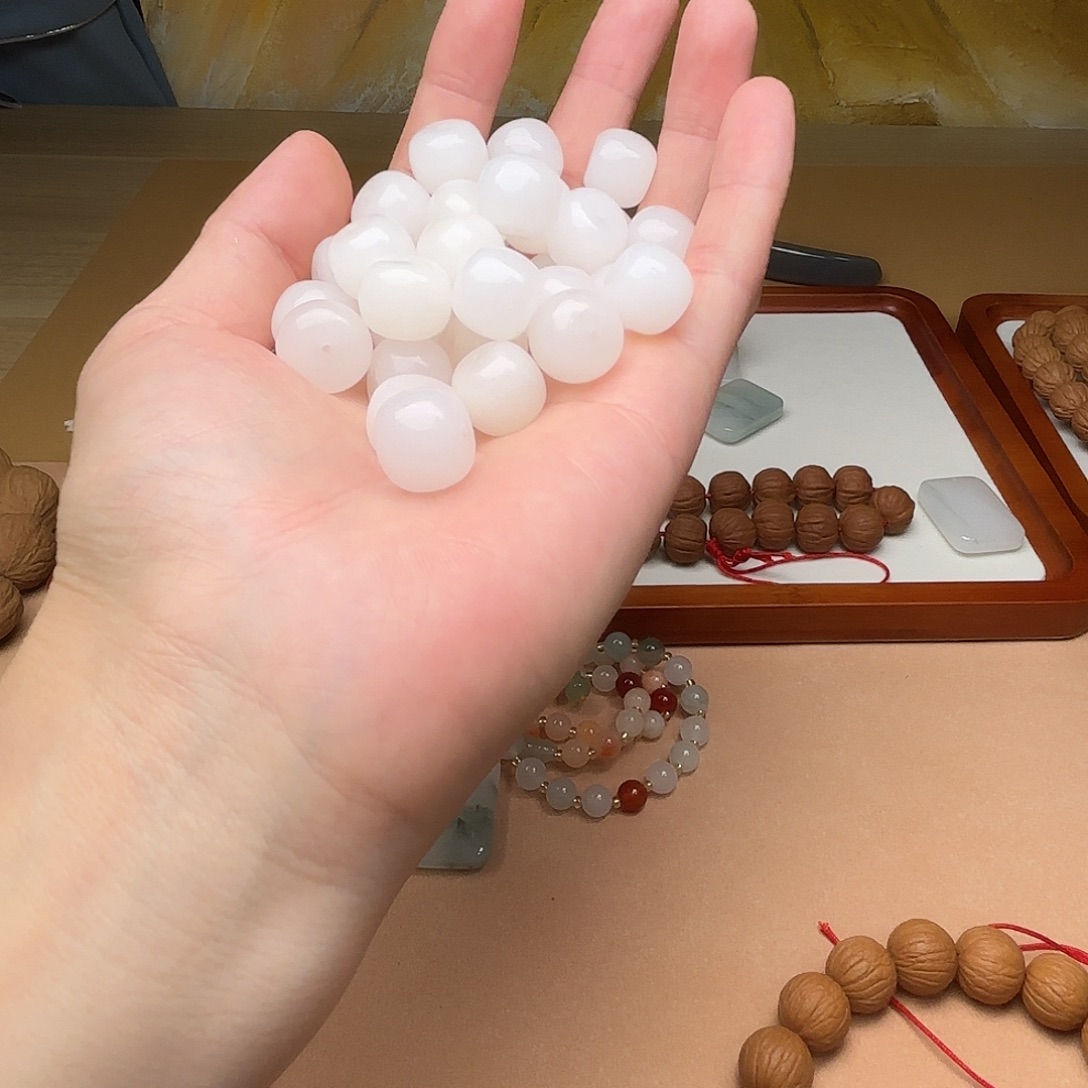 石英质玉（非洲翠）合金手串