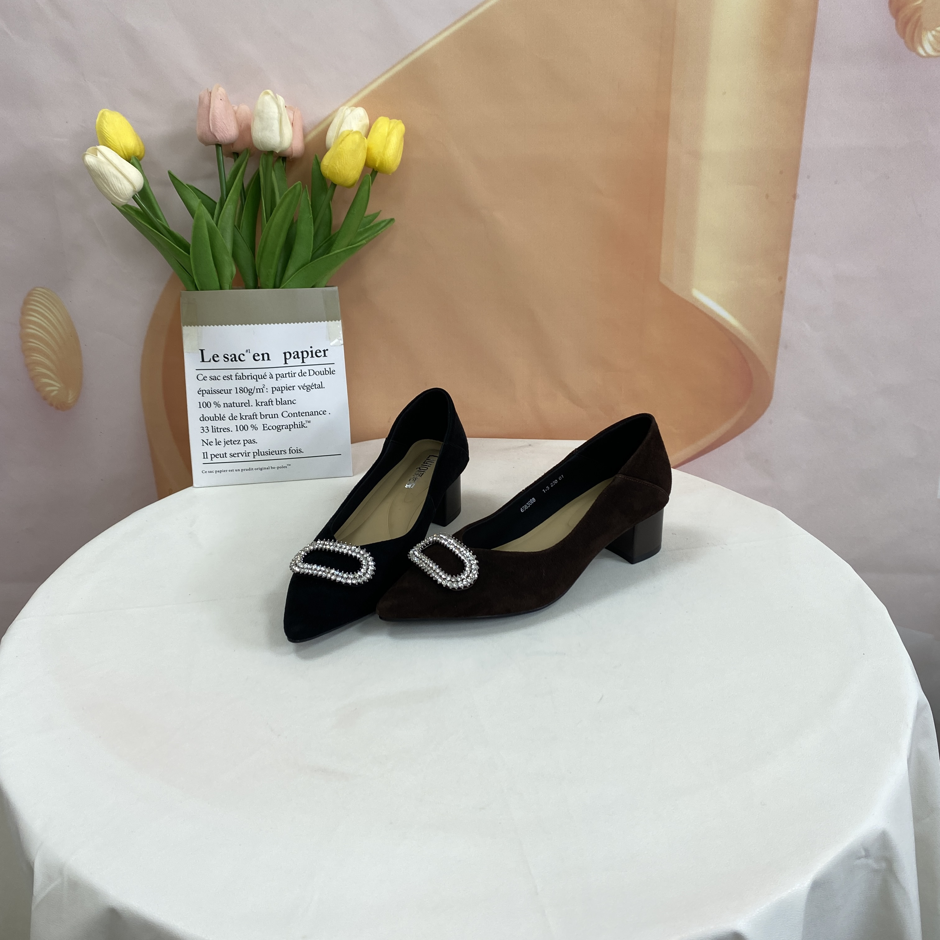 3088春秋新款时尚水钻粗跟尖头单鞋F