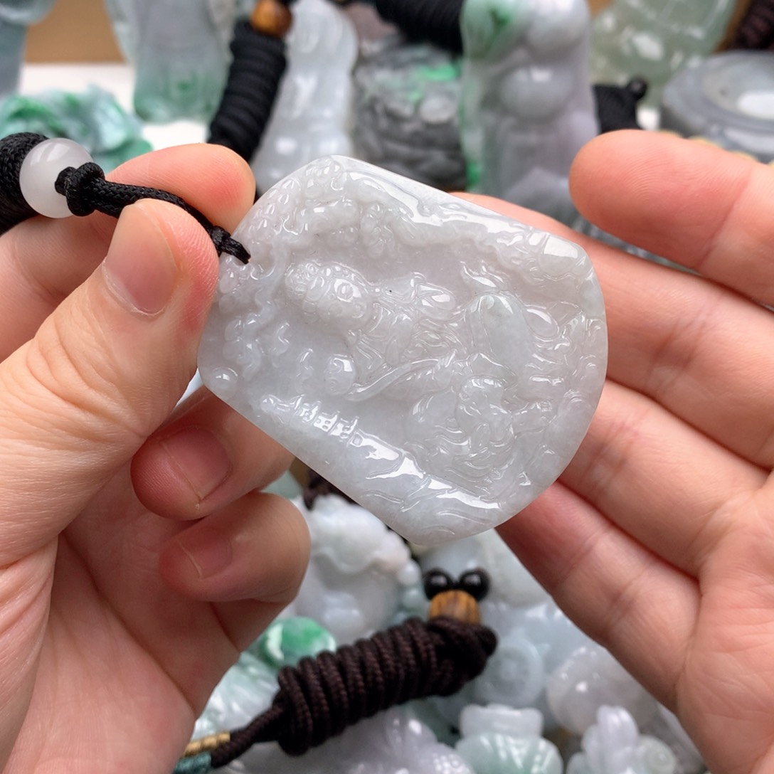 吊坠(不含链)未镶嵌翡翠