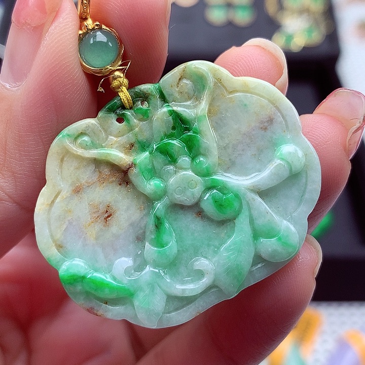 翡翠颈饰银S925镶嵌翡翠