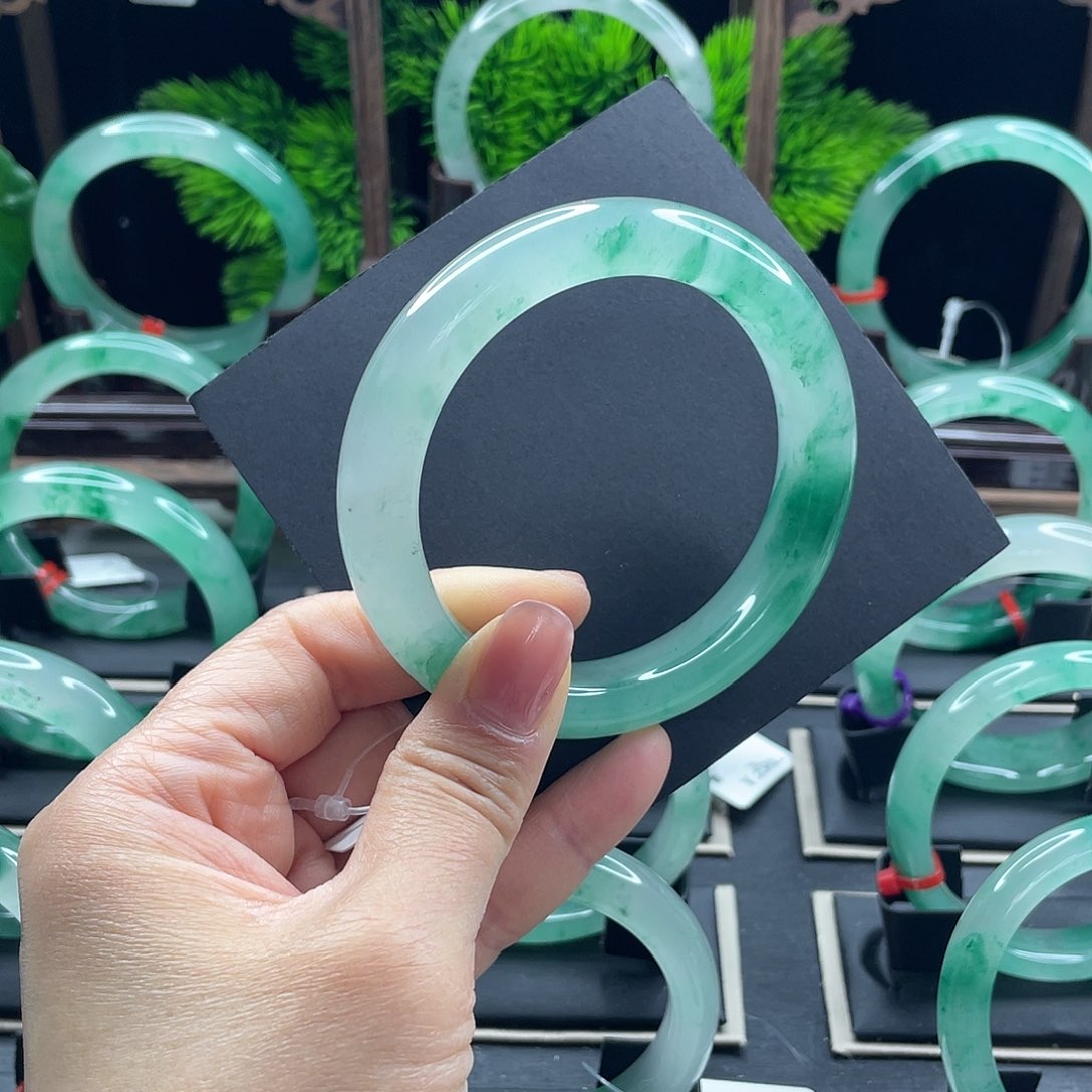 石英质玉未镶嵌手镯