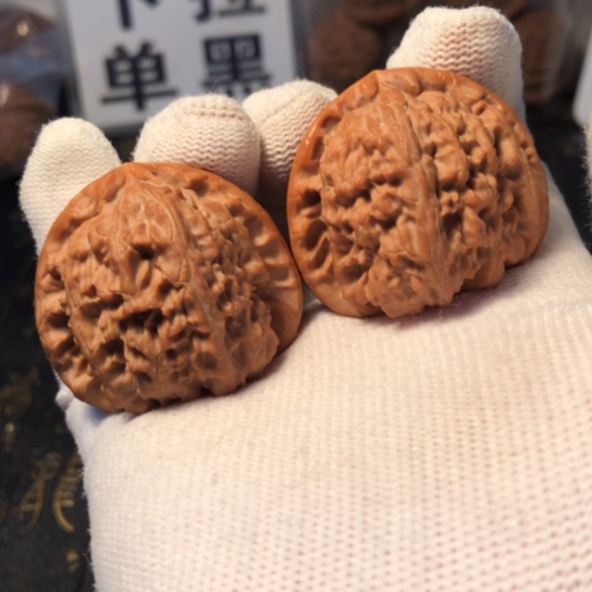 把件文玩核桃三角白40mm