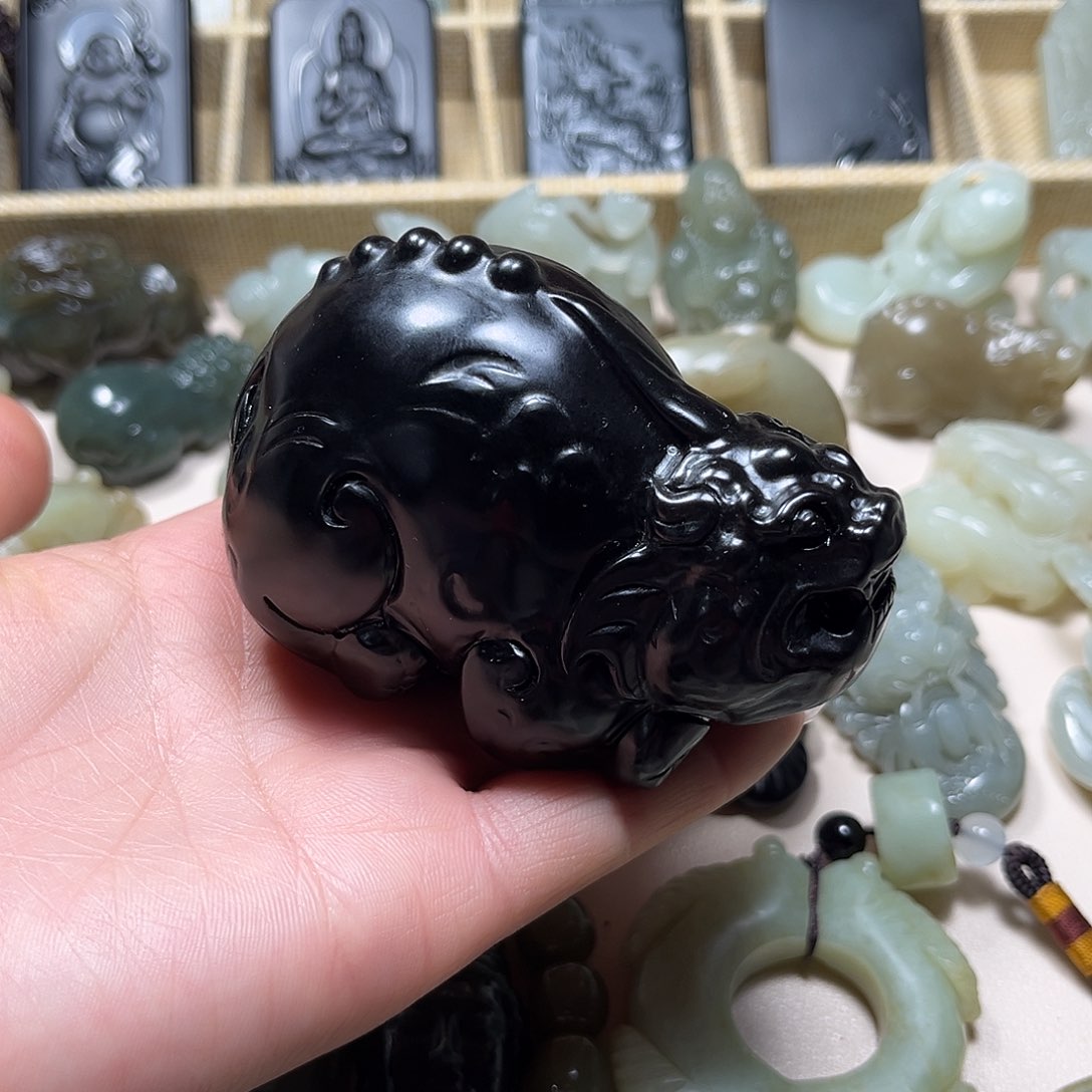 和田玉（墨玉）未镶嵌挂件